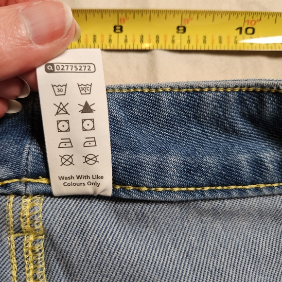 Halara Women's Pull On Straight Leg Stretch Blue Jeans Medium High Rise Soft - Picture 8 of 10